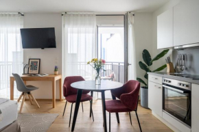 Balcony Bliss Studio by HM
